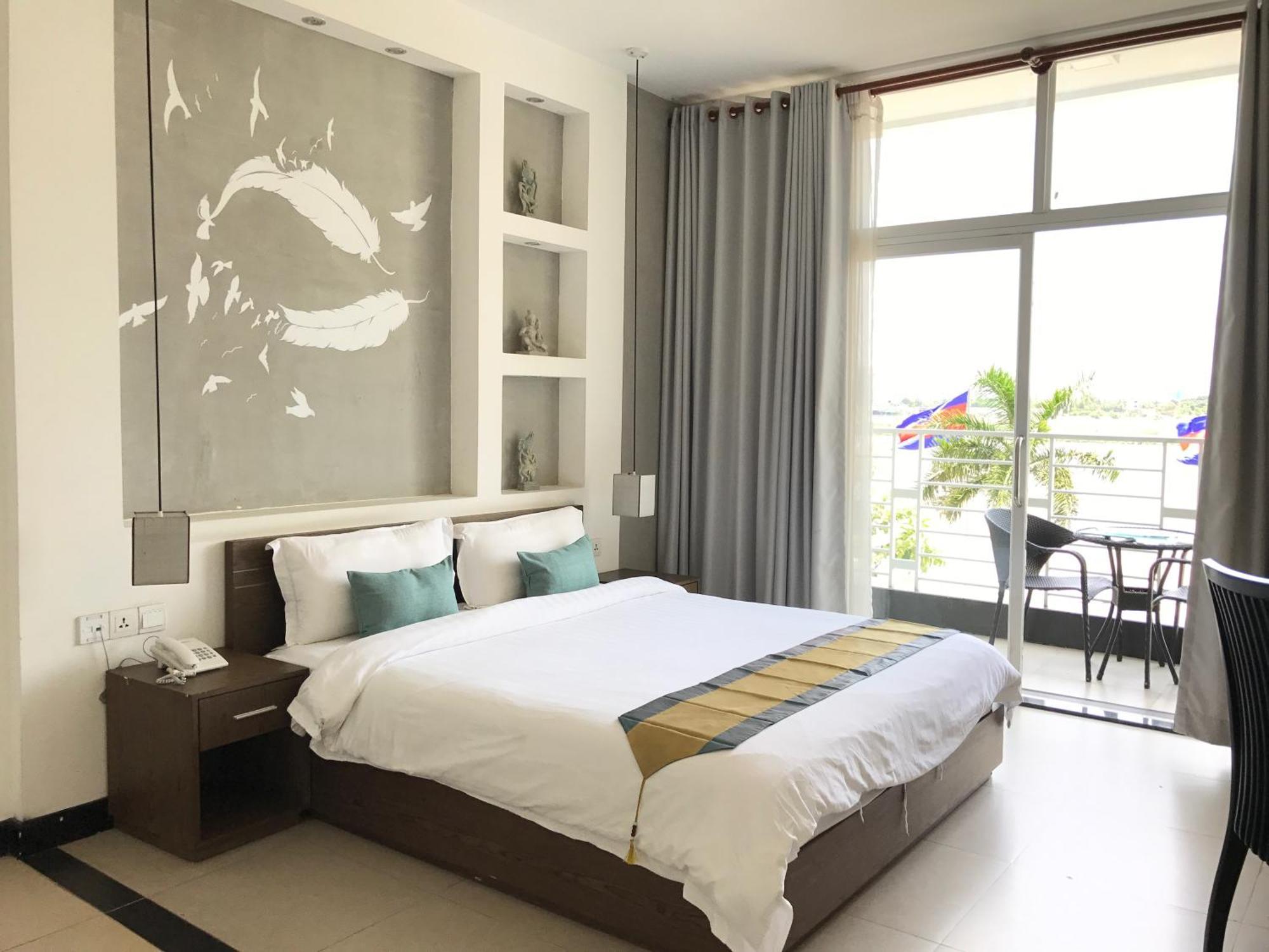 Deluxe Double Room with Balcony,537341391:JPEG