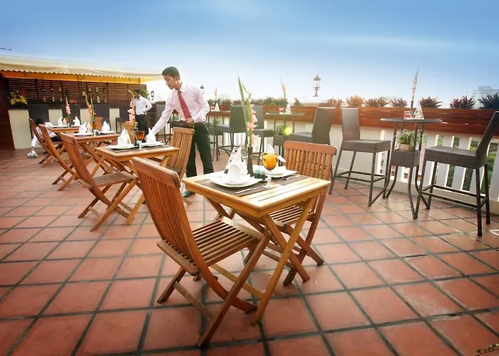 Casino hotel: Royal Inn