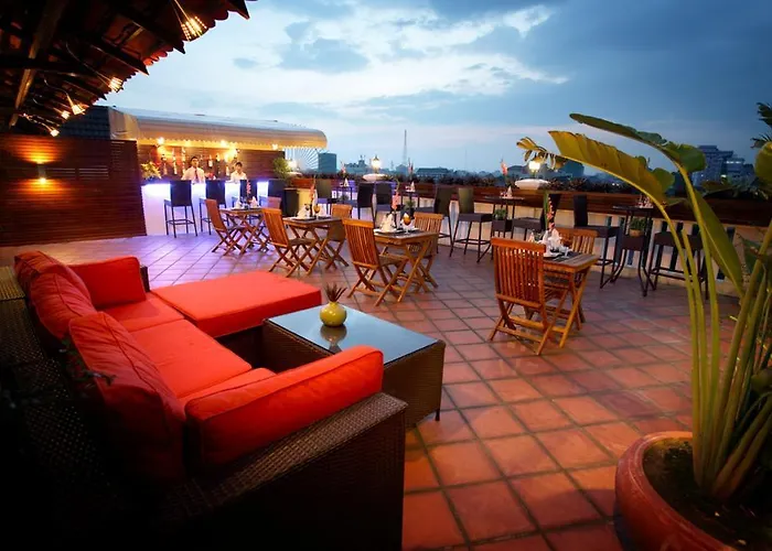 Casino hotel: Royal Inn